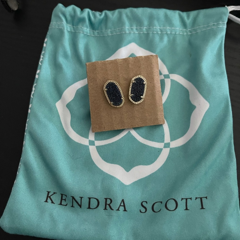 Kendra Scott studs